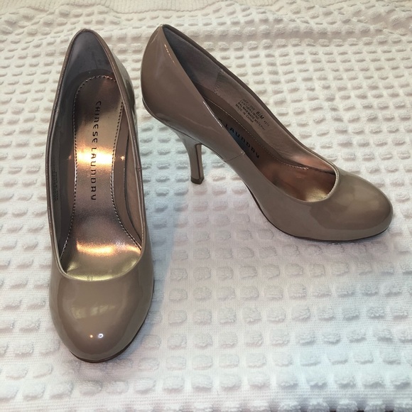 Chinese Laundry New Love Patent Pumps Nude - Picture 3 of 16